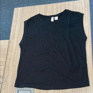 Joie, S, black sleepless, basic top. No flaws, like new. Non-smoking home.